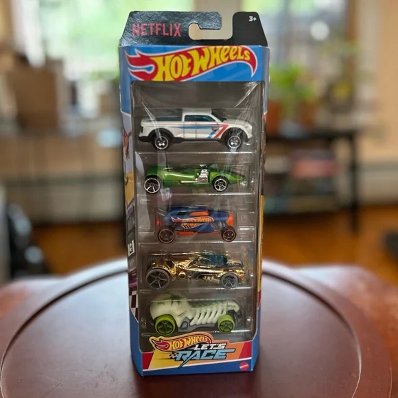 Hot Wheels City Car Bundle–Deora II,Street Weiner+5-Pack(Netflix Let’s Race) - Picture 2 of 10